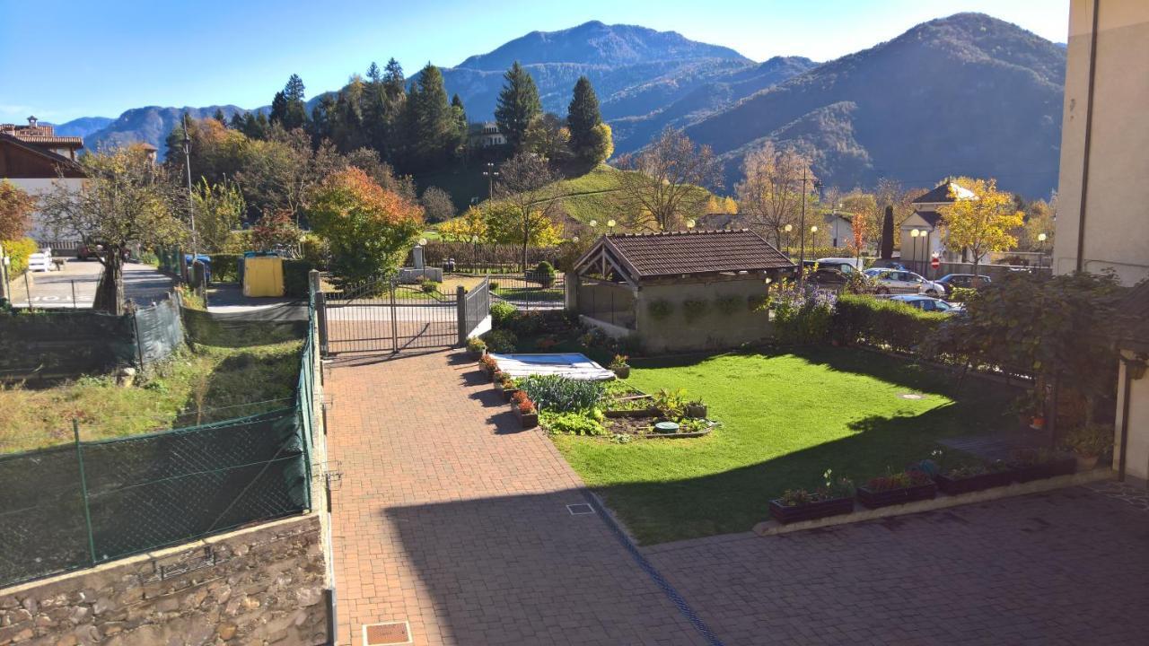 Casa Luca E Cristina Villa Mezzolago Bagian luar foto